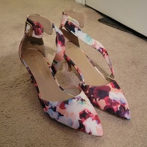 Brand new low heel closed shoes